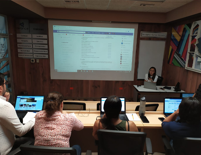 Equipo implementando iniciativas de RSE